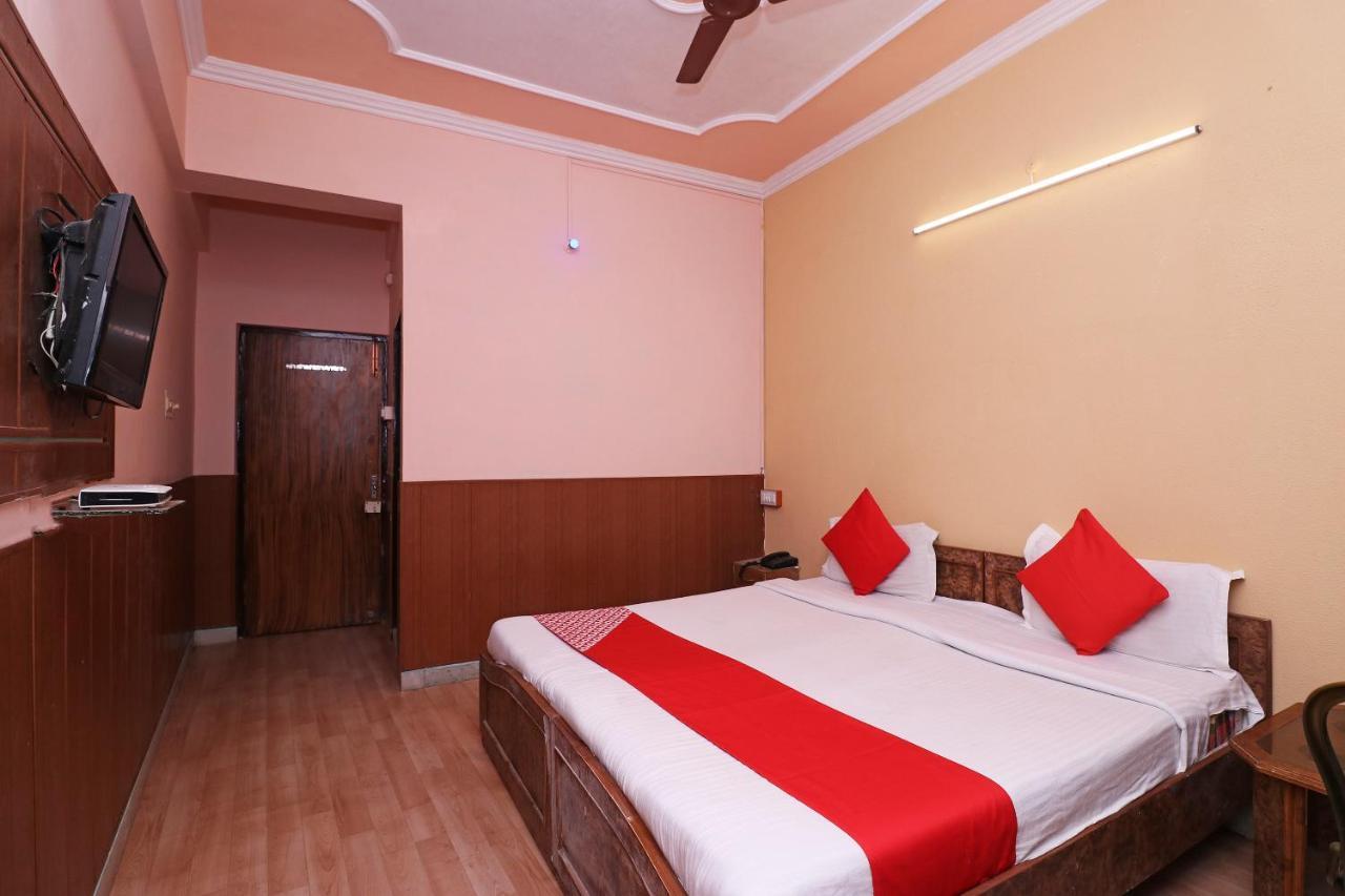 Oyo 8379 Hotel Kamal Lucknow Exterior foto